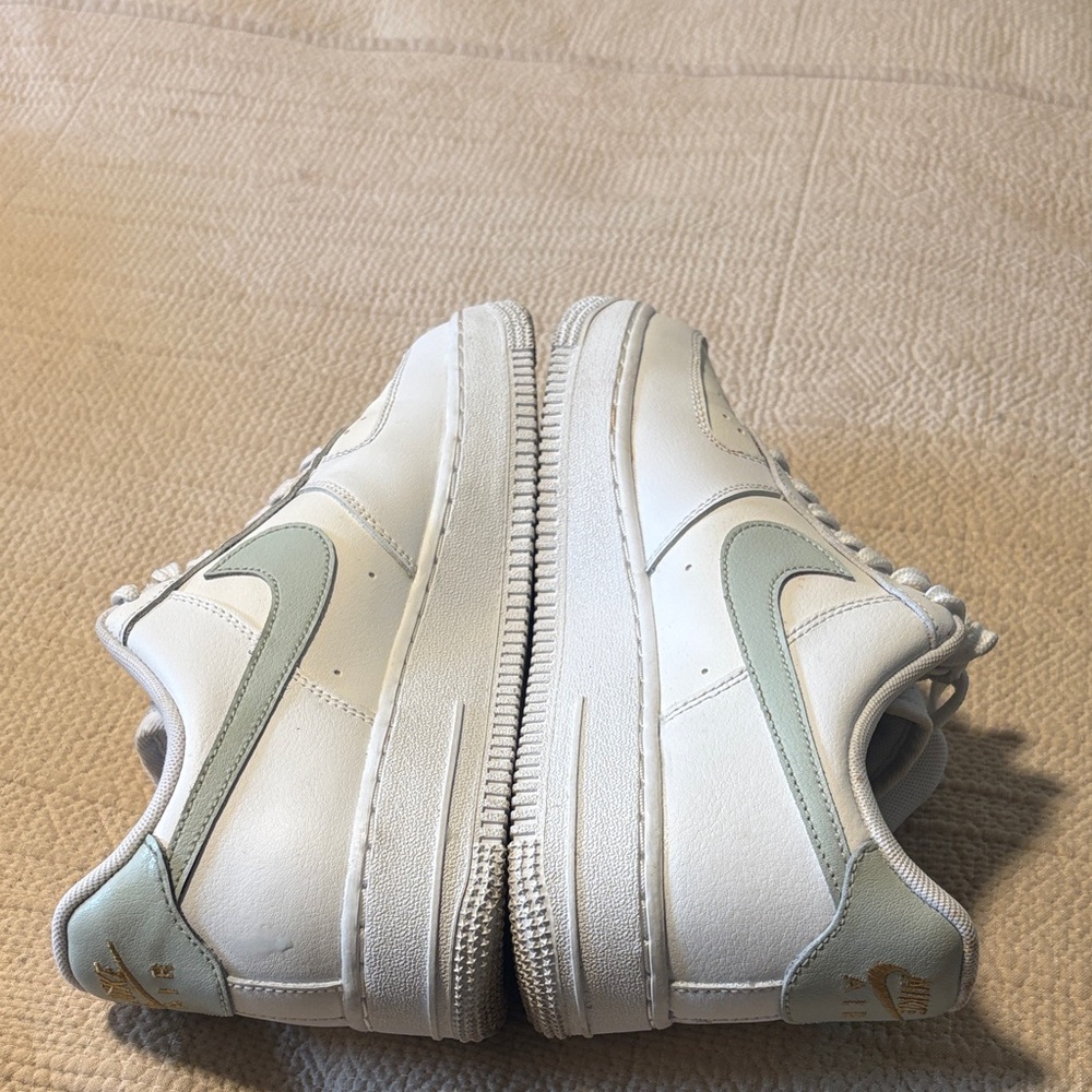 Nike Air Force 1 Low White Gray Gold CZ0270-106. Womens size 8 In EUC. Used once - Picture 4 of 10